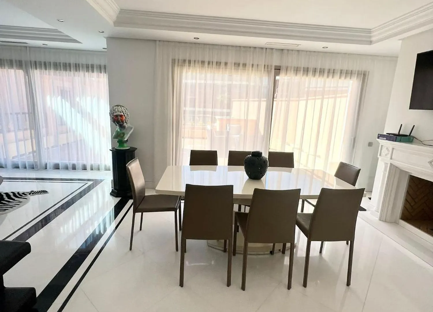 3 Bedroom Apartment On The Waterfront Puerto Banus Marbella