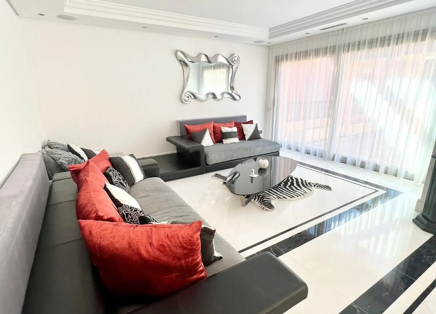 3 Bedroom Apartment On The Waterfront Puerto Banus Marbella